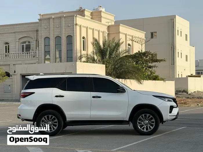 Toyota Fortuner 2022 photo 4