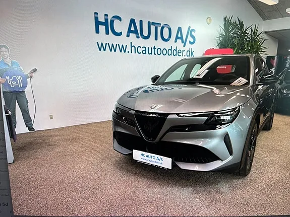 Alfa Romeo Junior 2025 photo 2