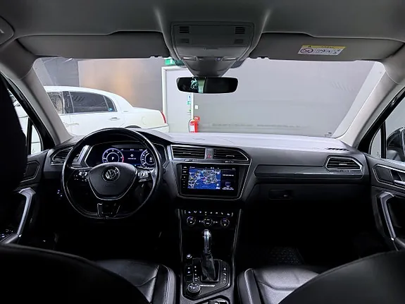 Volkswagen Tiguan 2018 photo 2