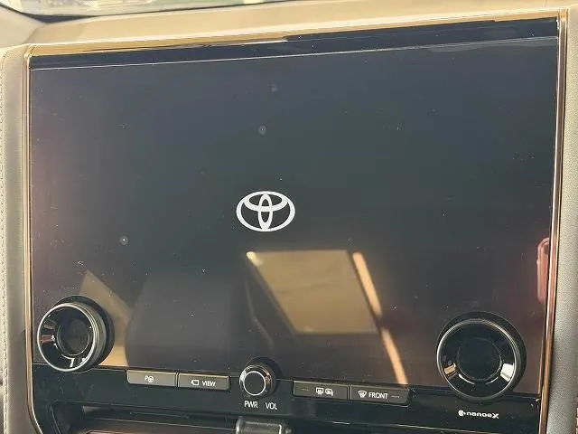 Toyota Verfia Hybrid Z Premier 2023 photo 3