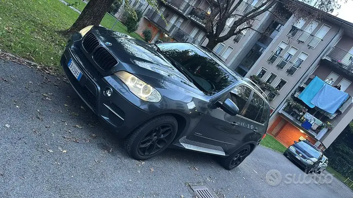 BMW X5 2010 photo 2