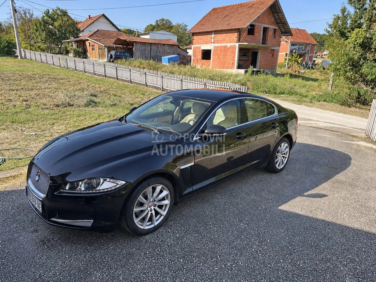 Jaguar Xf 2012 photo 2