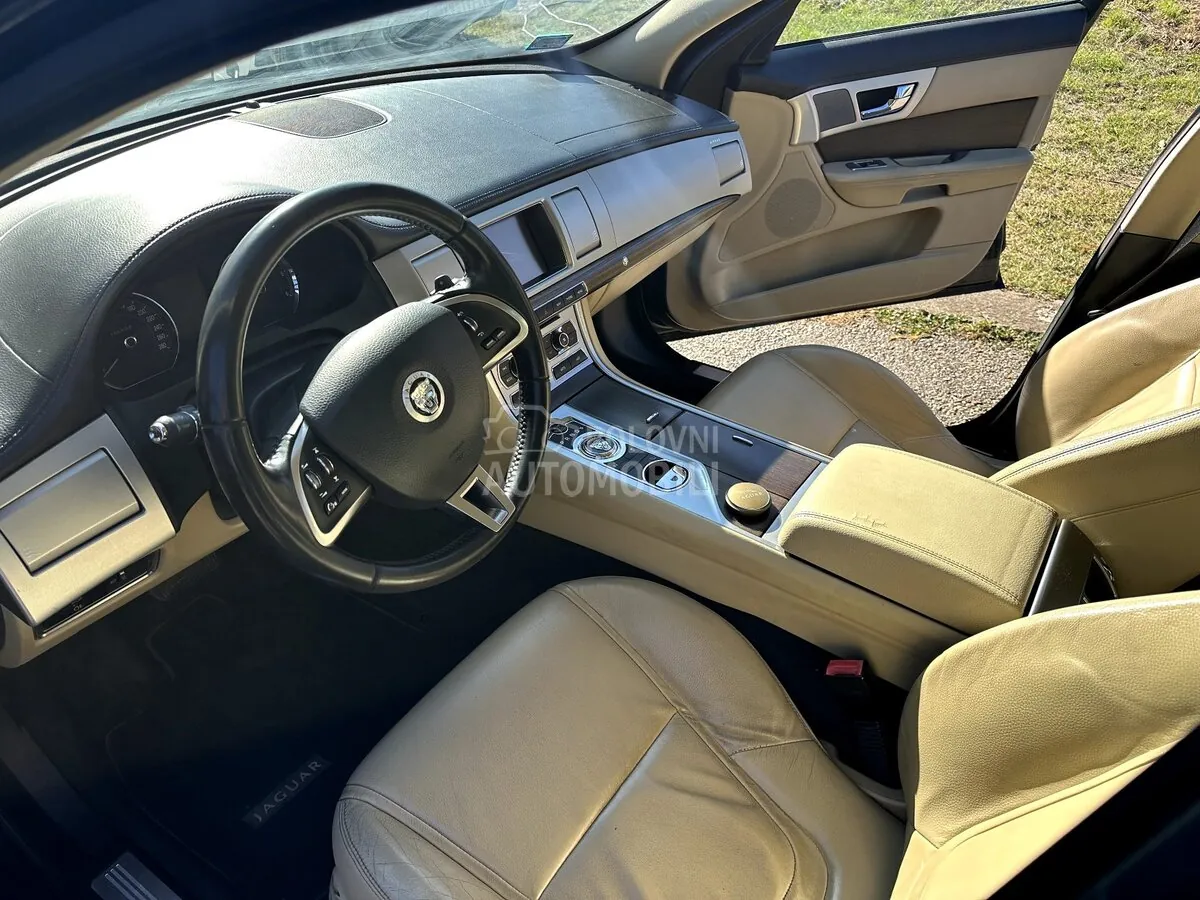Jaguar Xf 2012 photo 4