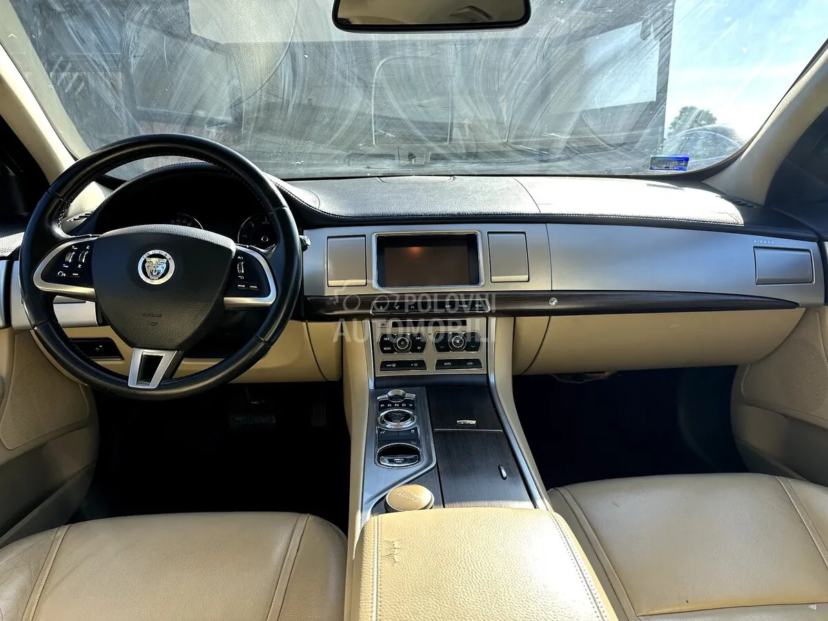 Jaguar Xf 2012 photo 5