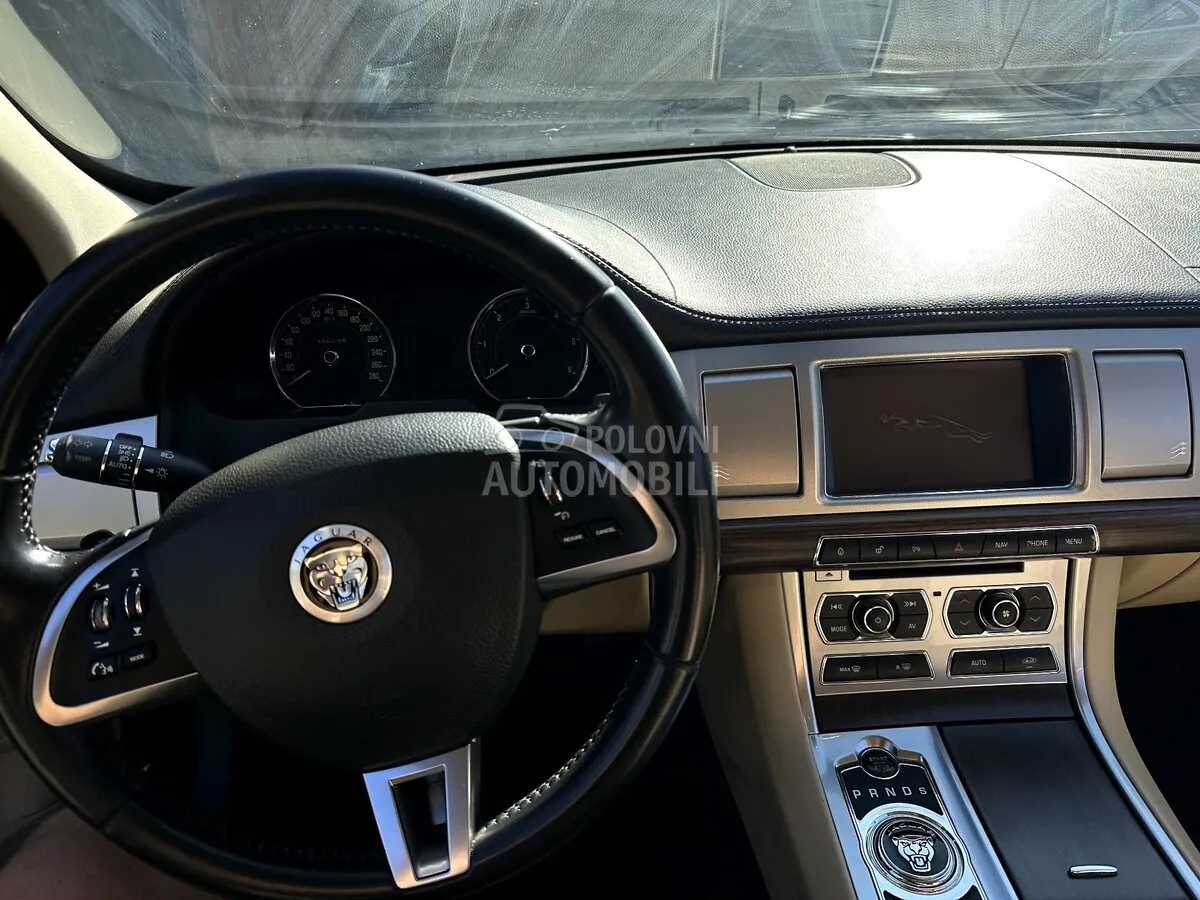 Jaguar Xf 2012 photo 3