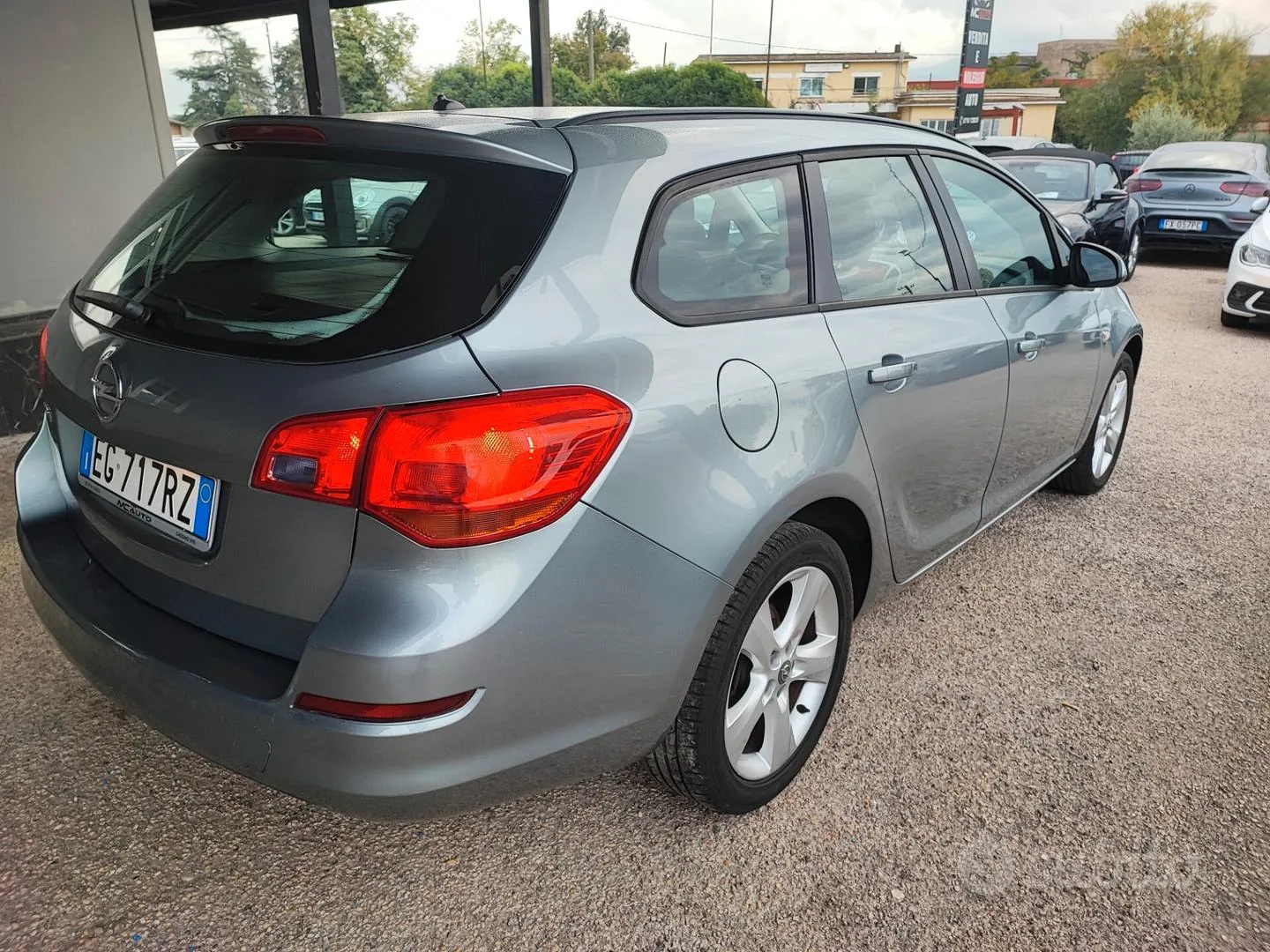 Opel Astra 2011 photo 5
