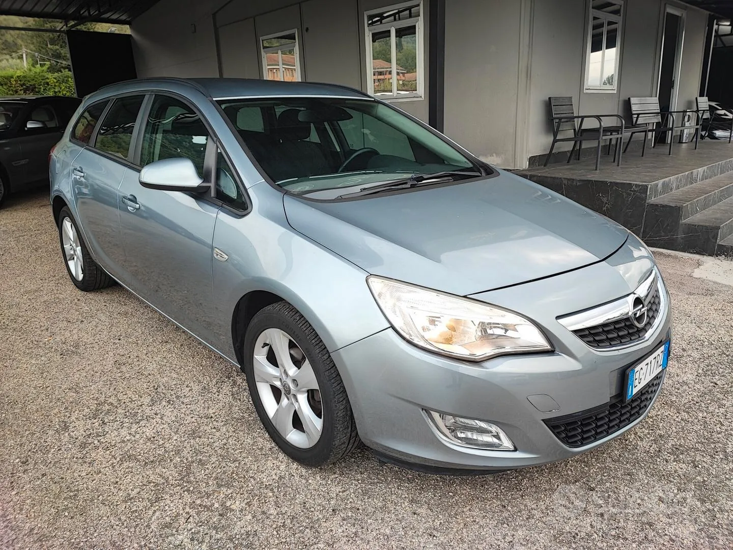 Opel Astra 2011 photo 3