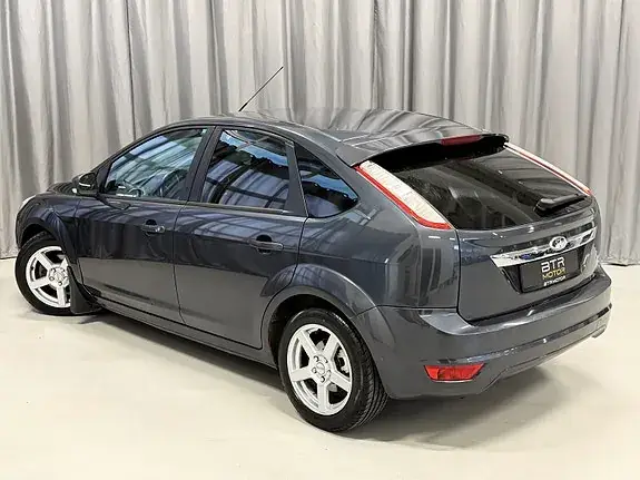 Ford Focus 2010 photo 3