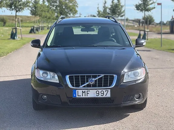 Volvo V70 2009 photo 2
