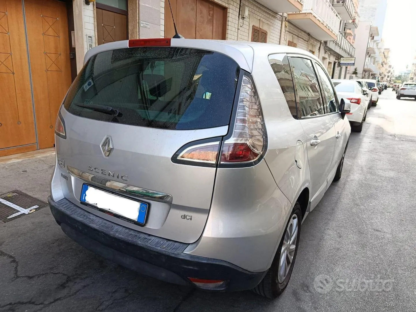 Renault Scenic 2014 photo 2