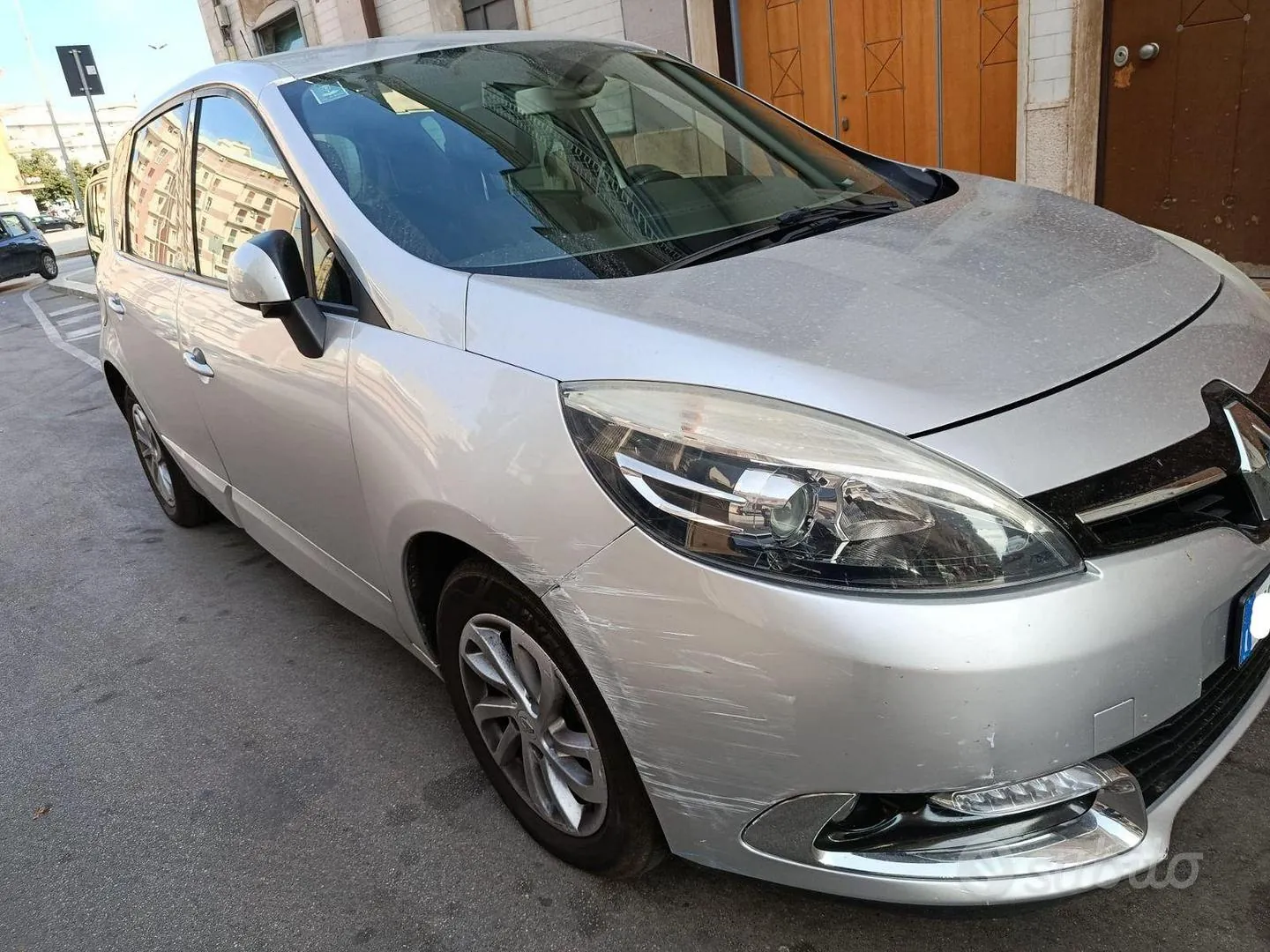 Renault Scenic 2014 photo 4
