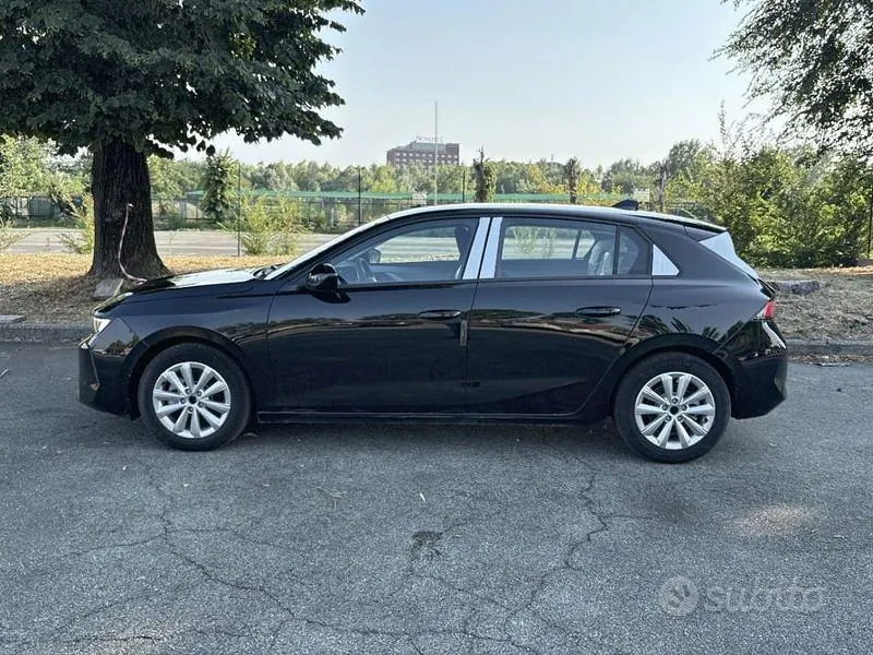 Opel Astra 2024 photo 2