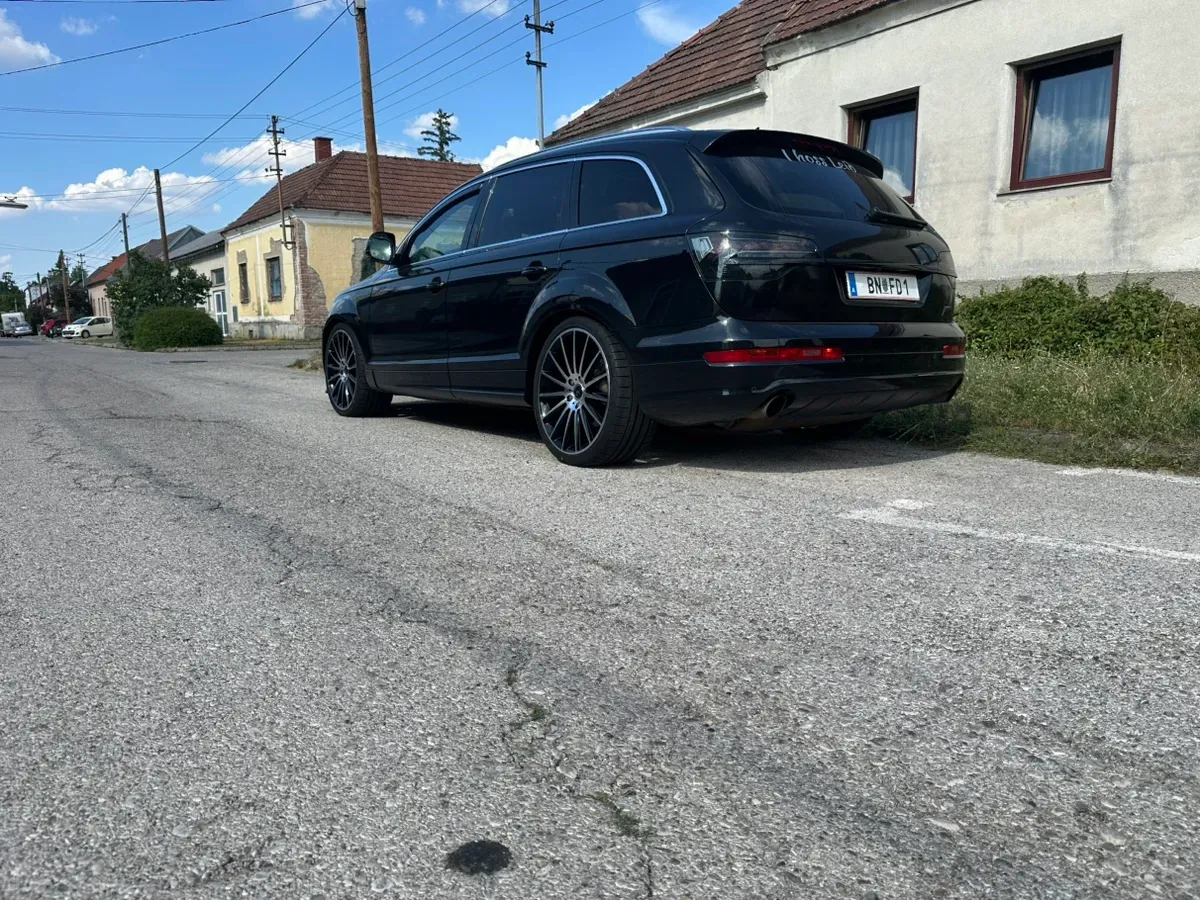 Audi Q7 2008 photo 3