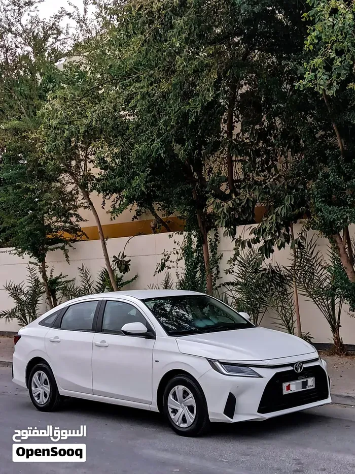 Toyota Yaris 2023 photo 2