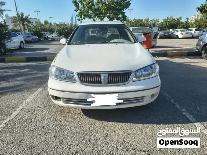 Nissan Sunny 2004 photo 2