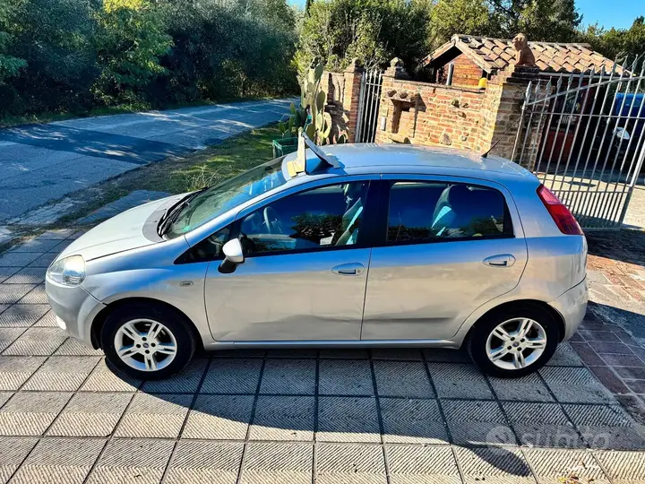 Fiat Grande Punto 2006 photo 5