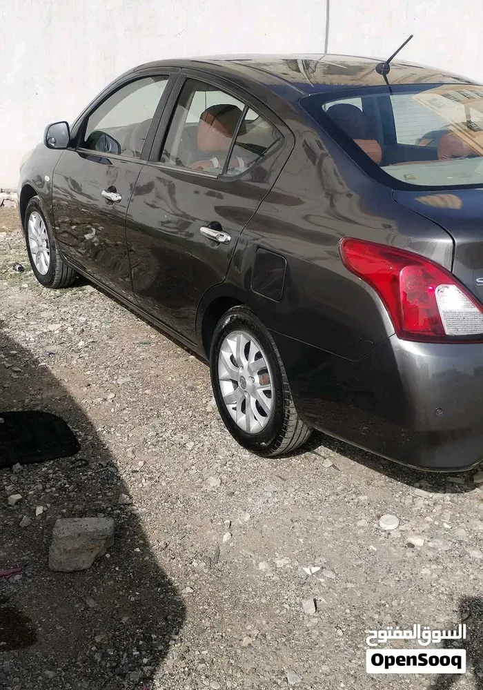 Nissan Sunny 2015 photo 4
