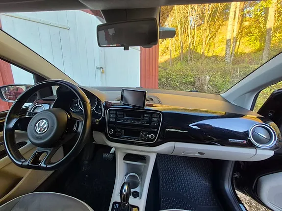 Volkswagen E-Up! 2014 photo 5