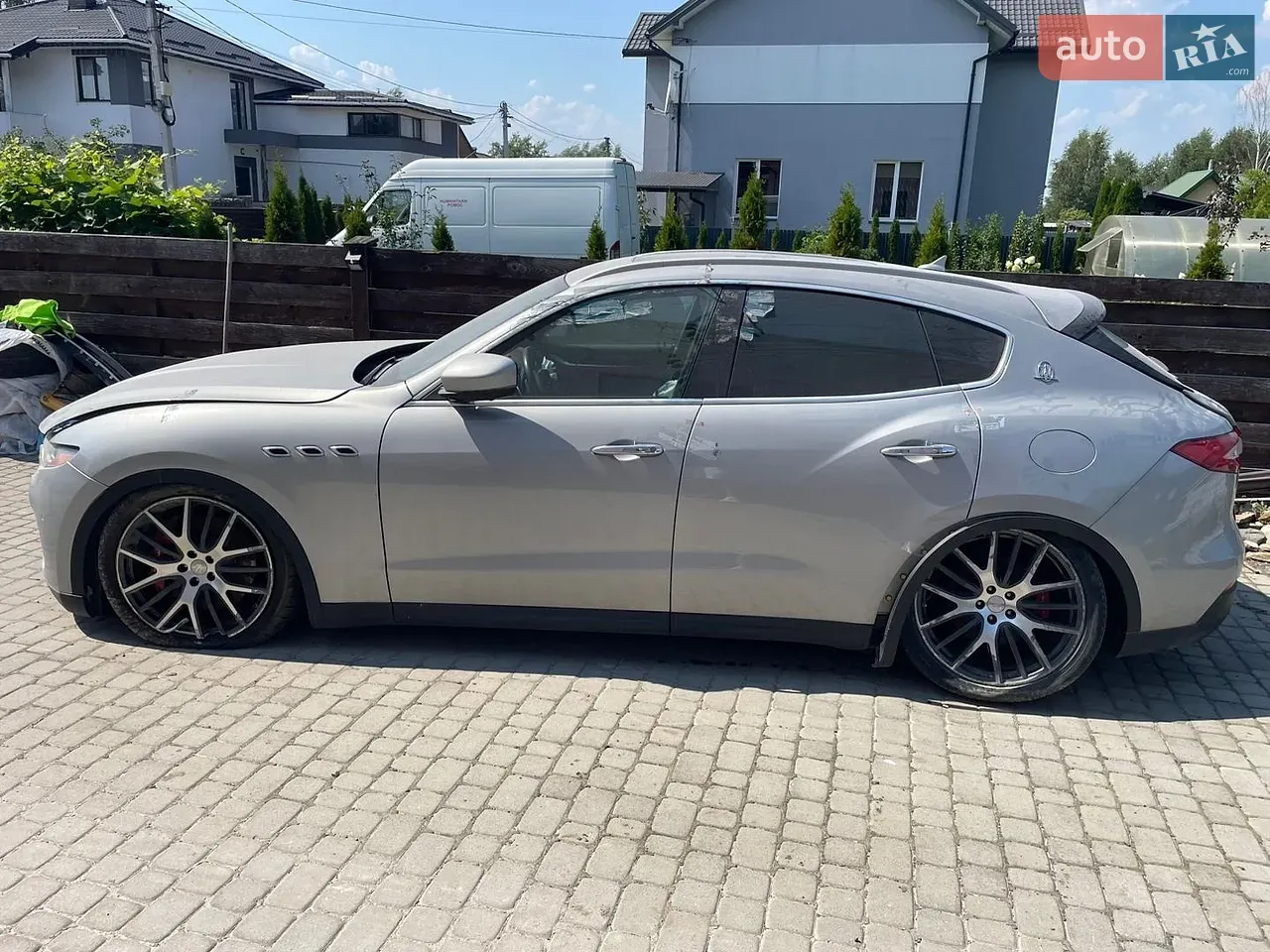 Maserati Levante 2016 photo 2
