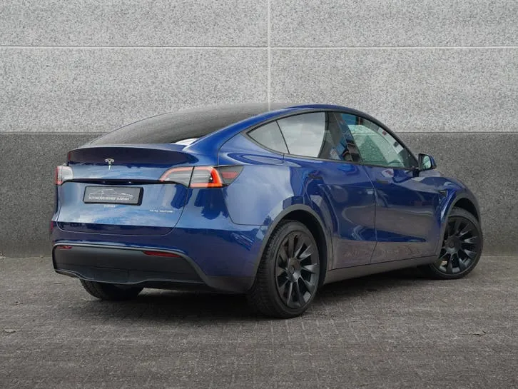 Tesla Model Y 2024 photo 2