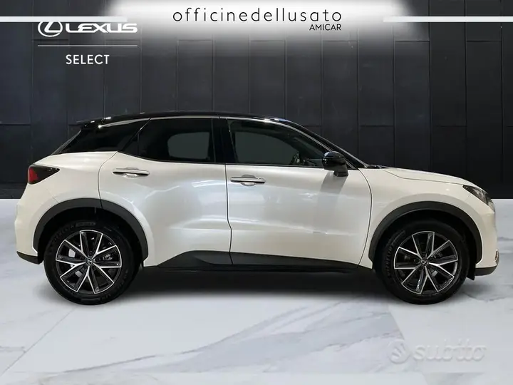 Lexus Lbx 2025 photo 3