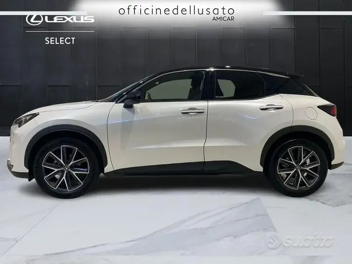 Lexus Lbx 2025 photo 2