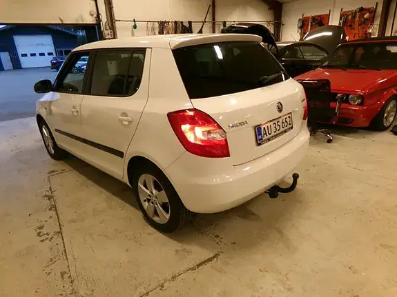 Skoda Fabia 2013 photo 4