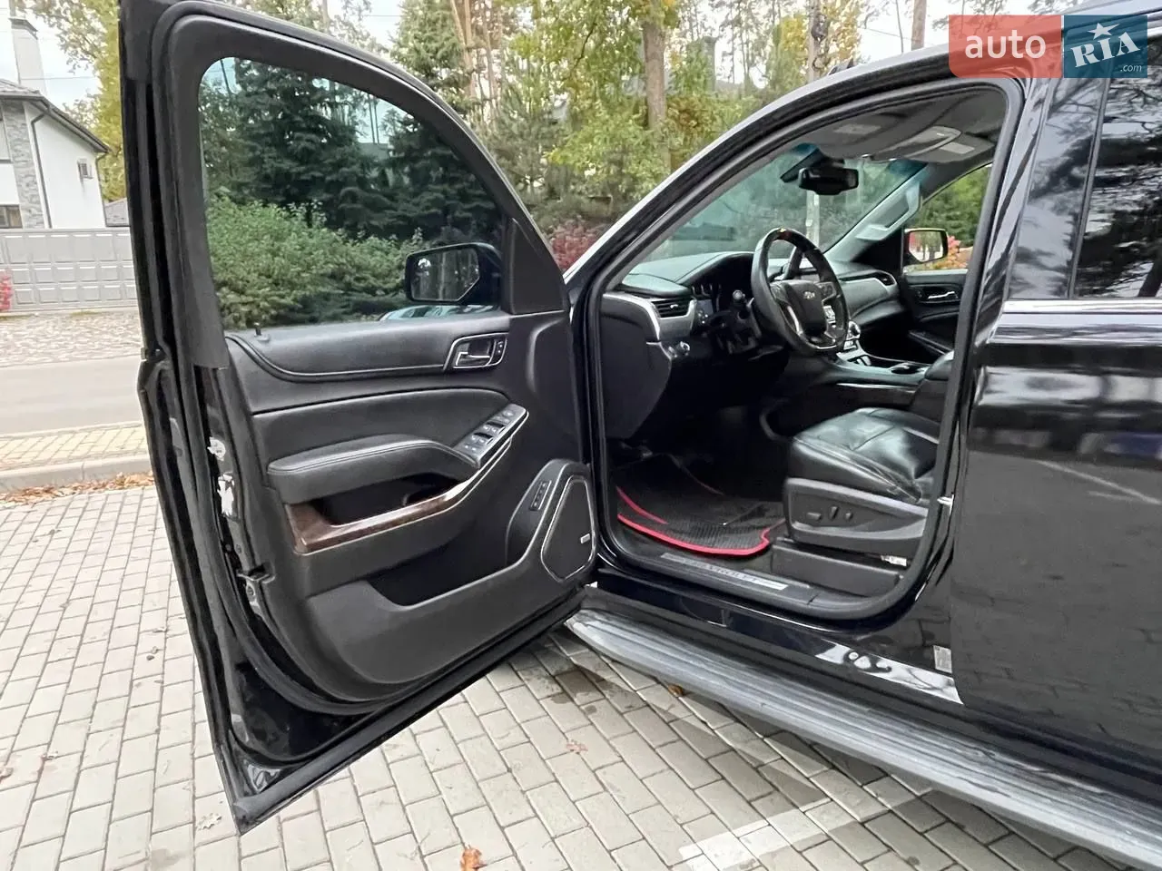 Chevrolet Suburban 2015 photo 4