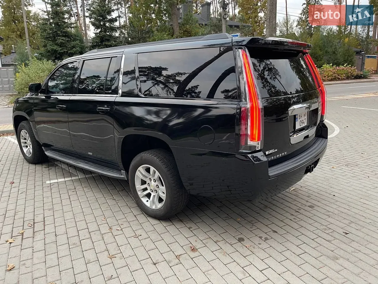 Chevrolet Suburban 2015 photo 2