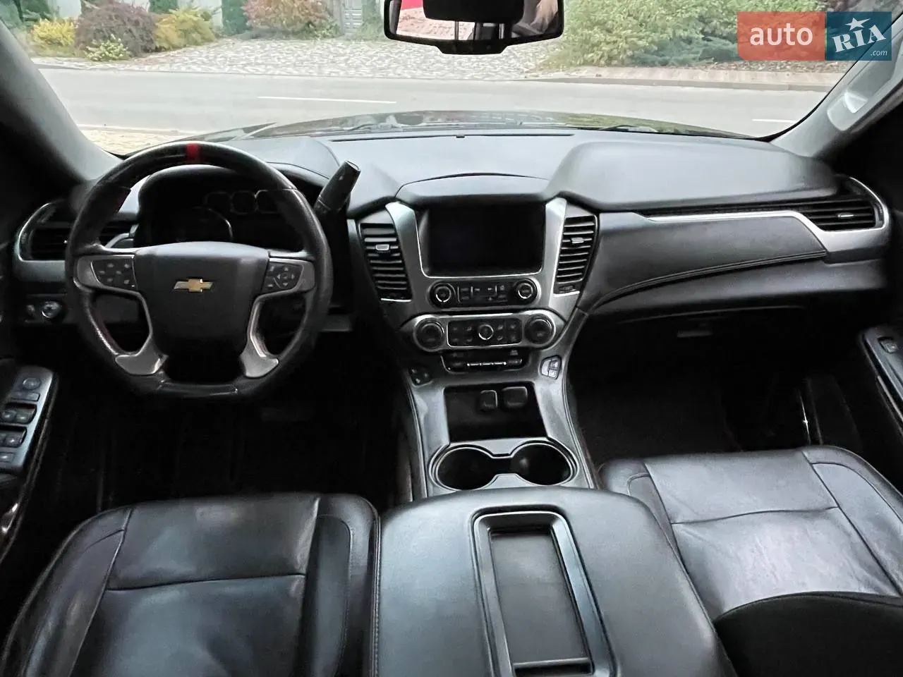 Chevrolet Suburban 2015 photo 3