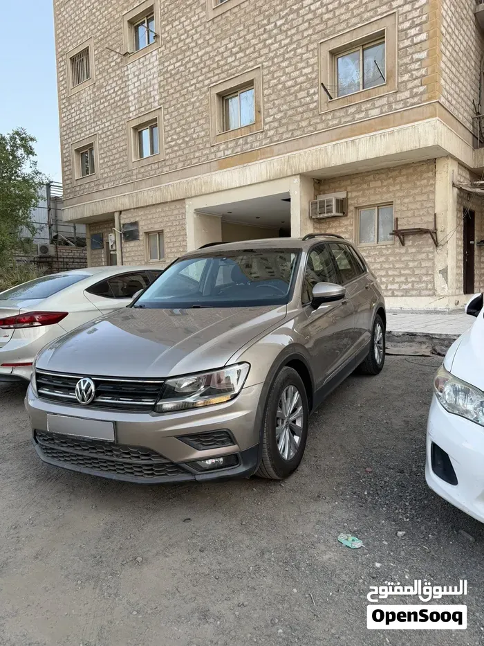 Volkswagen Tiguan 2018 photo 2
