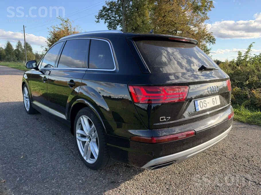 Audi Q7 2016 photo 2