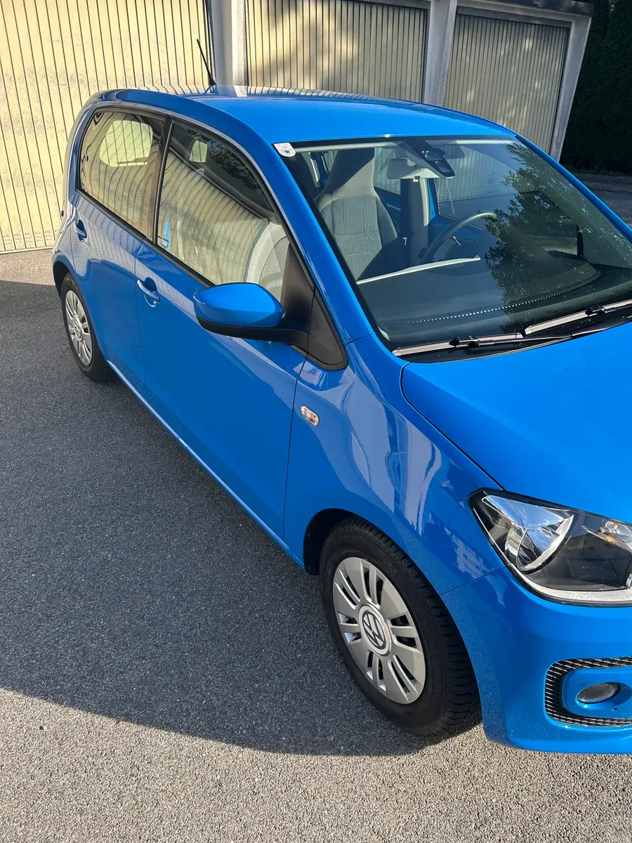 Volkswagen Up 2015 photo 3