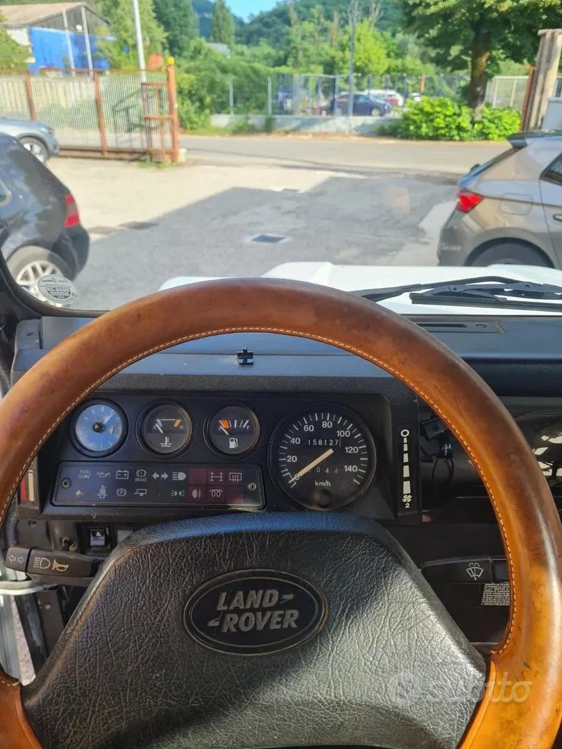 Land Rover Defender 1999 photo 4