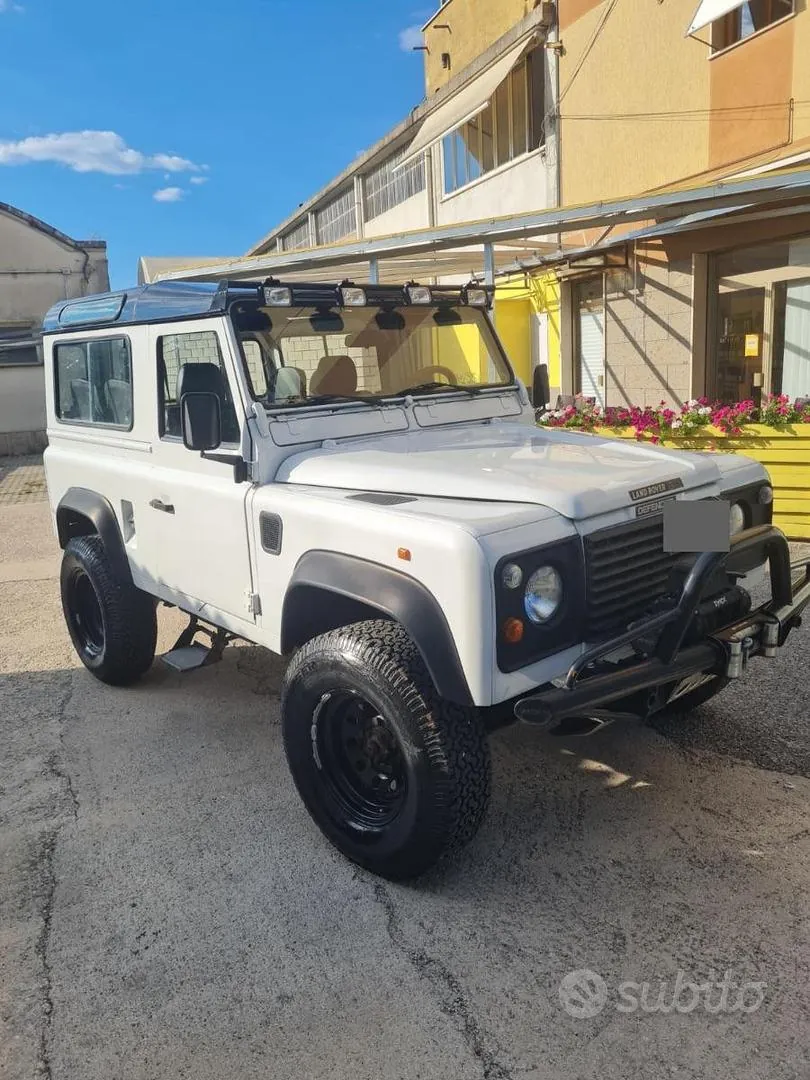 Land Rover Defender