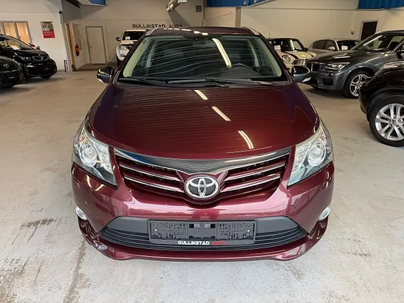 Toyota Avensis 2012 photo 2