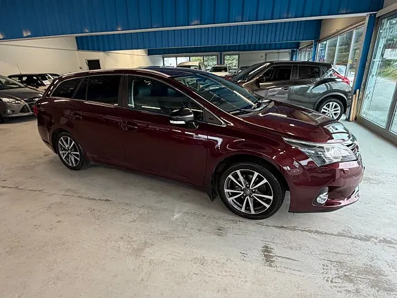 Toyota Avensis 2012 photo 4