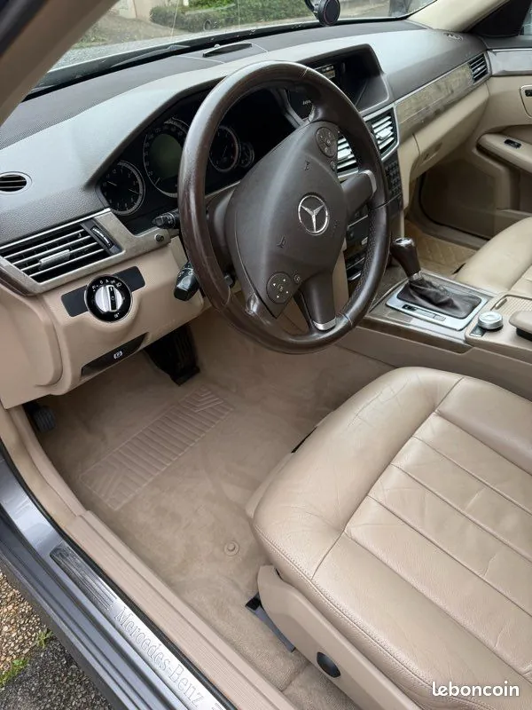 Mercedes-Benz E-Class 2009 photo 3
