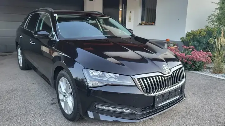 Skoda Superb 2021 photo 2