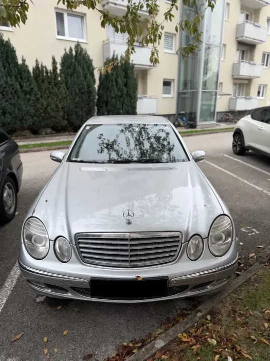 Mercedes-Benz E-Class 2002 photo 2