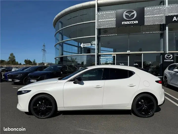 Mazda 3 2026 photo 2