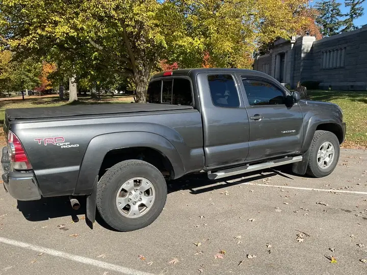 Toyota Tacoma 2010 photo 4