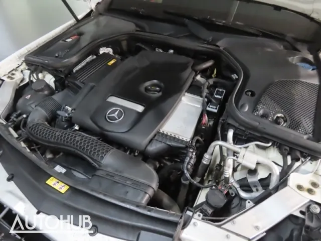 Mercedes-Benz E-Class photo 5