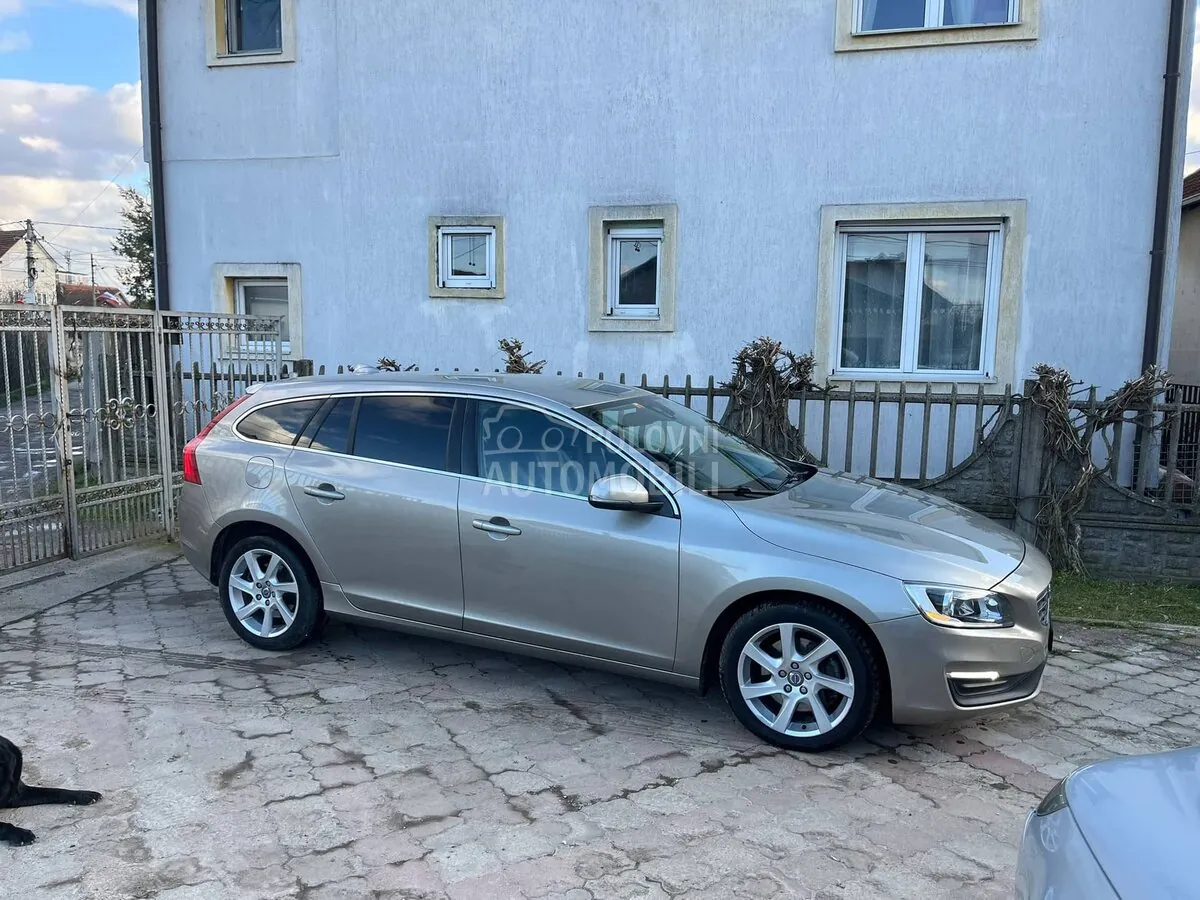 Volvo V60 2014 photo 2