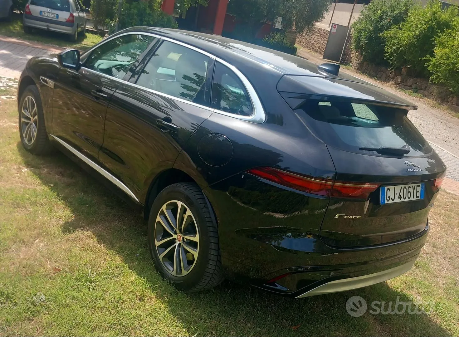 Jaguar F-Pace 2022 photo 2