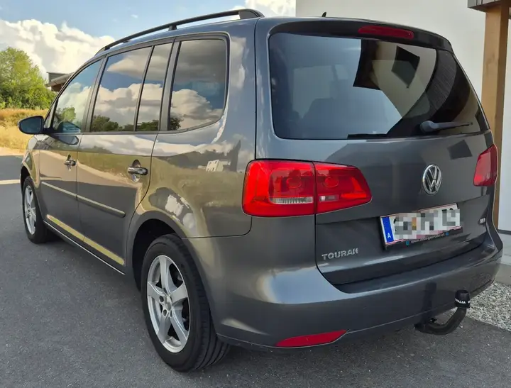 Volkswagen Touran 2014 photo 3