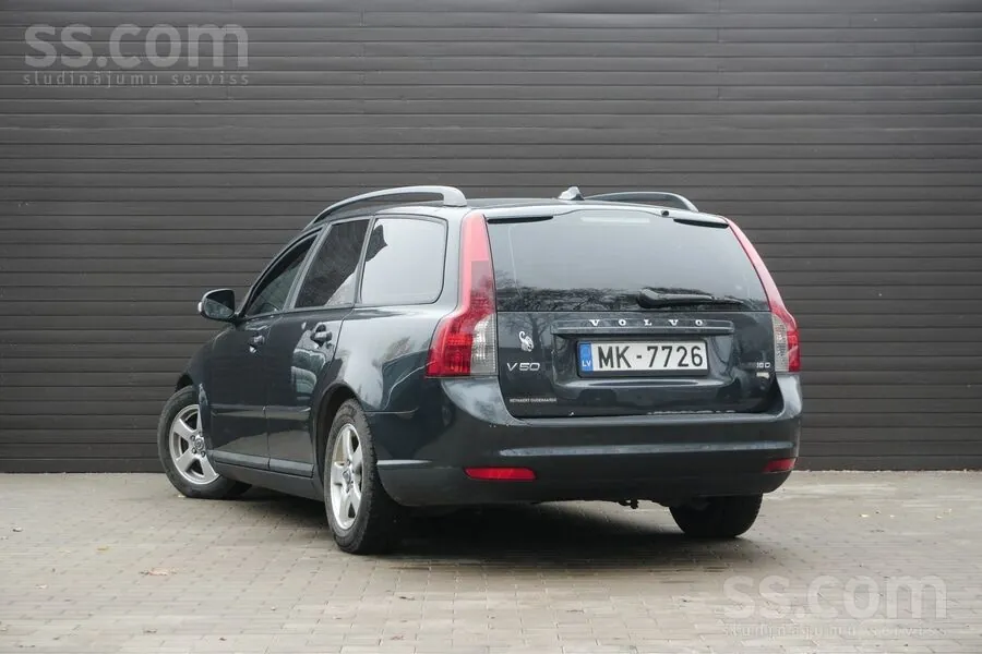 Volvo V50 2010 photo 4