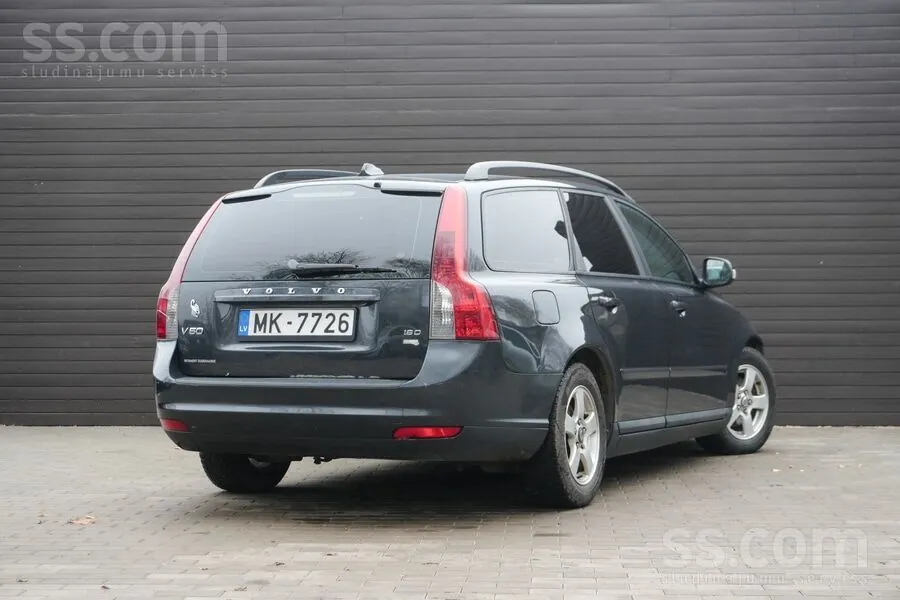 Volvo V50 2010 photo 3