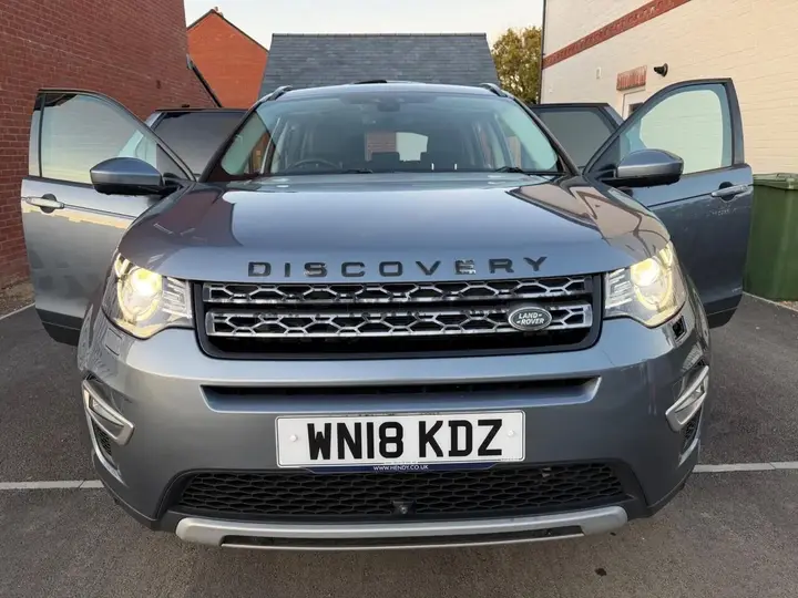 Land Rover Discovery Sport 2018 photo 2