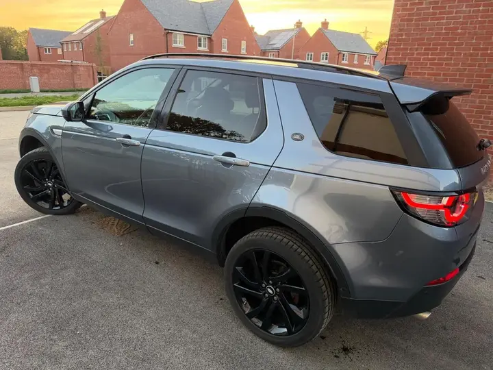 Land Rover Discovery Sport 2018 photo 4